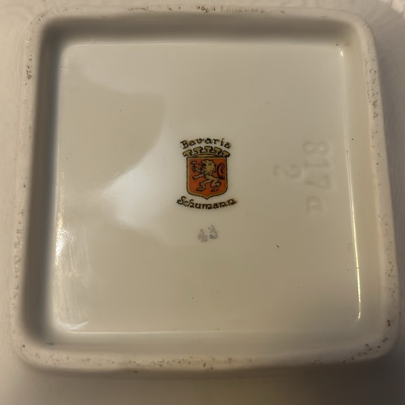 German Reticulated Rim Square Tray - Picture 3 of 3